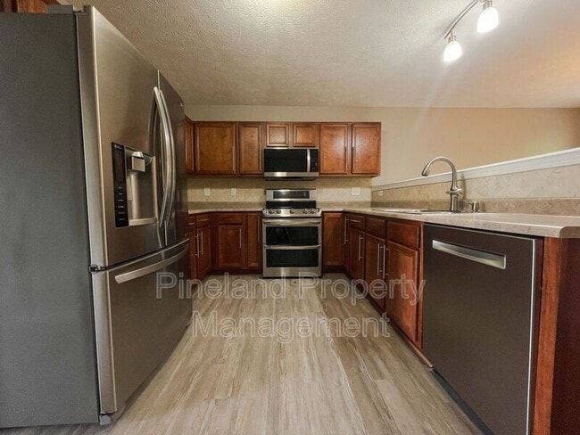 Photo - 395 Americana Dr