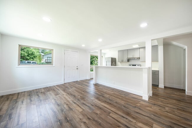 Photo - 2527 NE 110th St