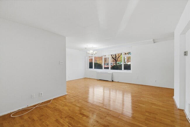 Photo - 1545 18th St NW Unit 1545 18th Street NW #113