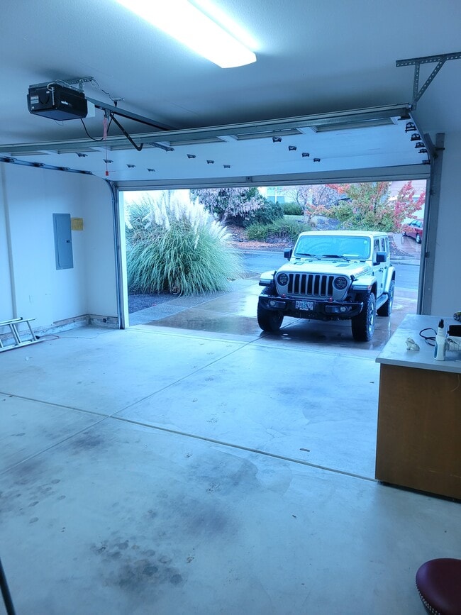 Photo - 396 Patricia Ln