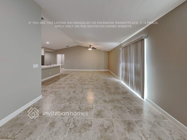 Photo - 558 Oldenberg St SW