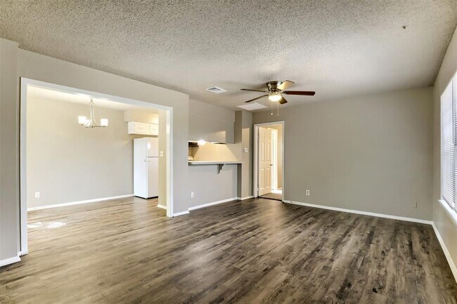 1302 Radcliff Dr
