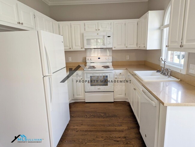 Photo - 1306 Hampshire Ct