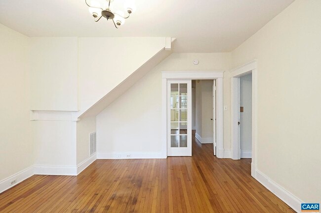 Building Photo - 702 Graves St Rental
