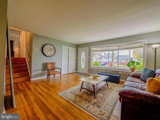 Photo - 217 Bramber Dr