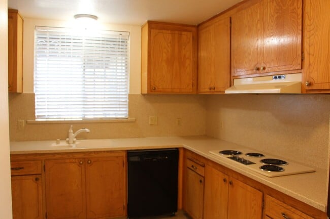 Photo - 34971 Peco St