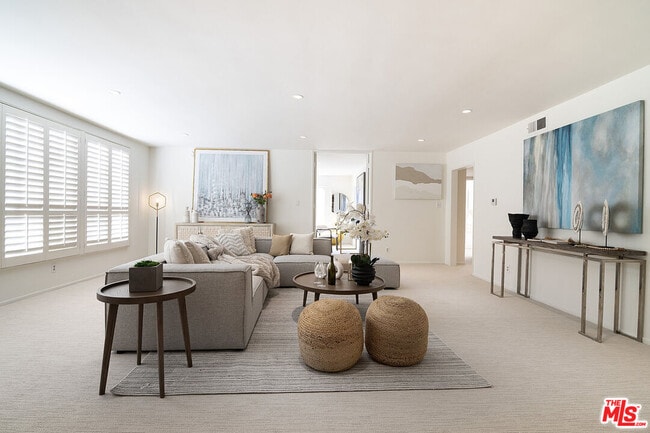 Photo - 344 S Doheny Dr Unit 3