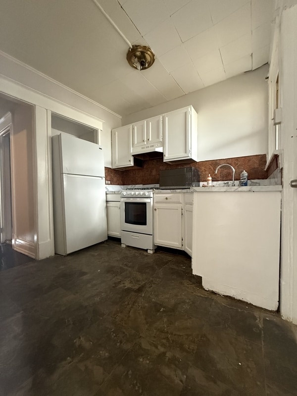 Photo - 484 Washington Ave