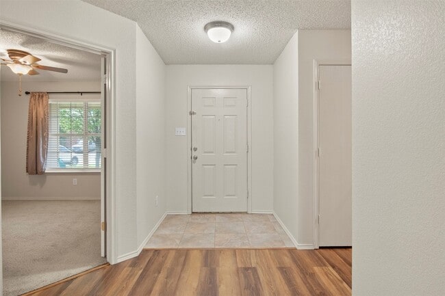 Photo - 536 Del Mar Dr