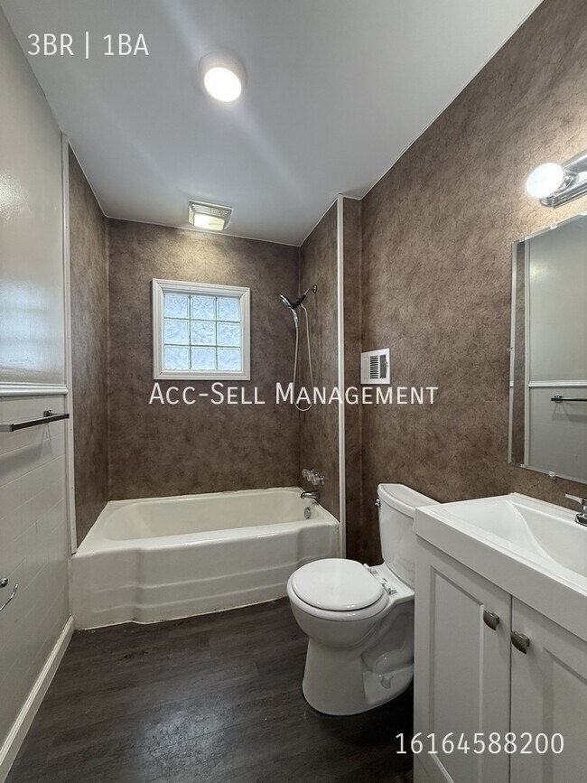 Photo - 806 Douglas St NW Unidad 1