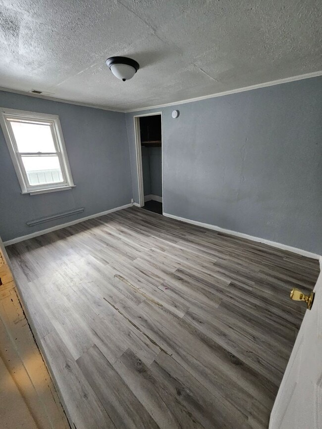 Photo - Upper 2 bedroom with gas included East Side