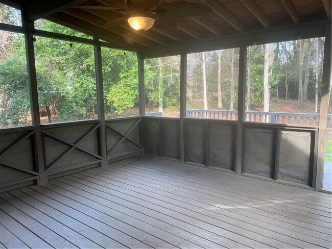 Photo - 516 Faith St