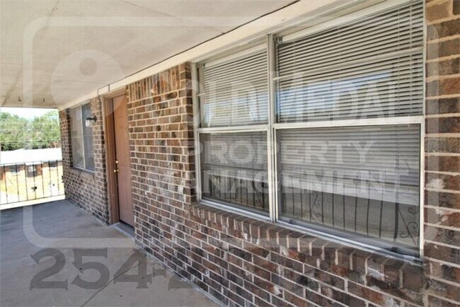 609 Sunset Ln