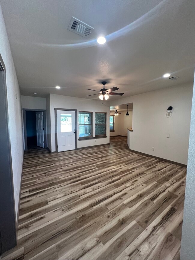 Photo - 306 Lux Dr
