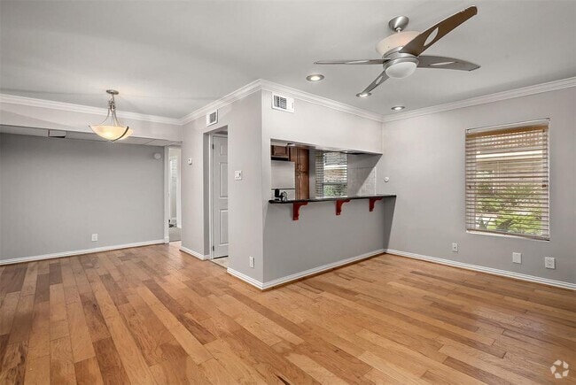 Building Photo - 402 Postoffice St Unit 101 Rental