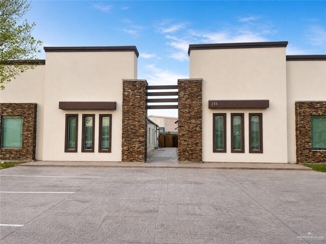 Photo - 13 Fig Dr Unit 4