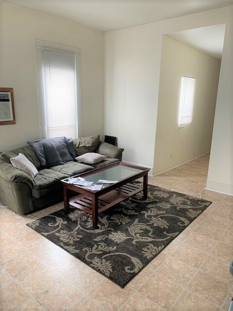 Photo - 729 Chippewa St