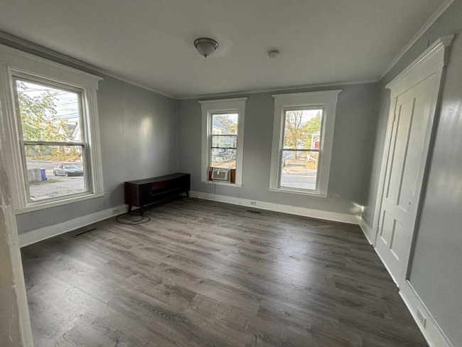 Photo - 281-283 Bridge St Unit 1