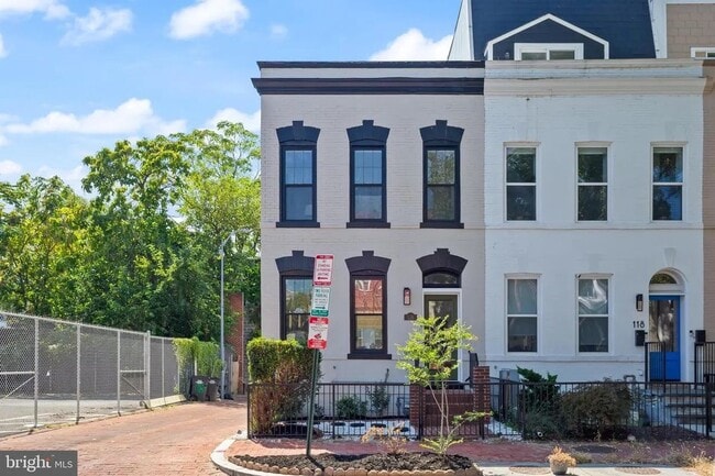 Photo - 116 Thomas St NW