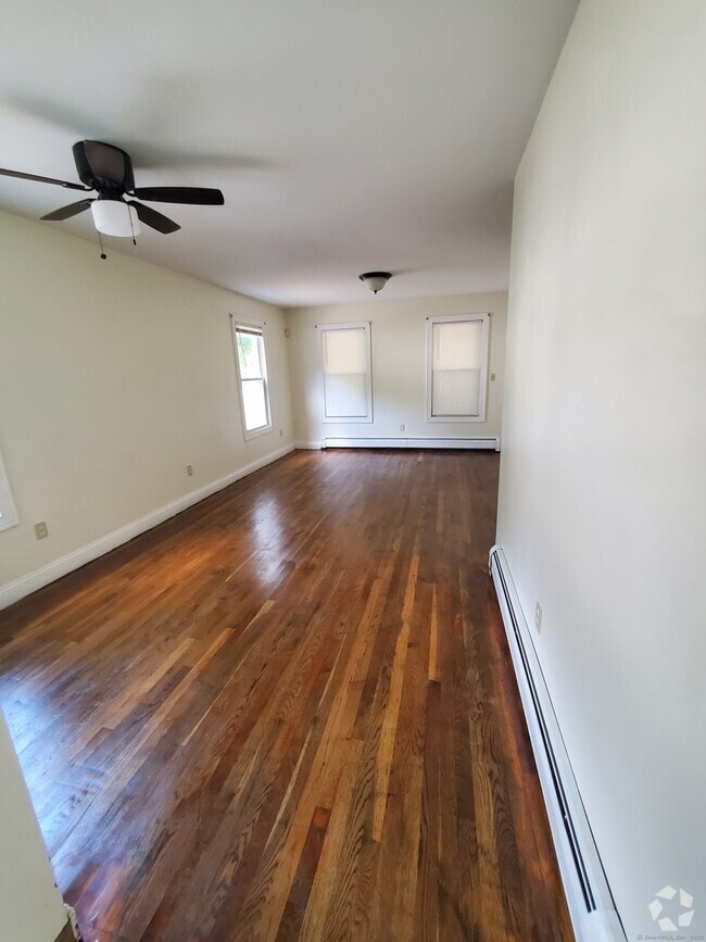 Building Photo - 838 Winchester Ave Unit 1st Floor Rental