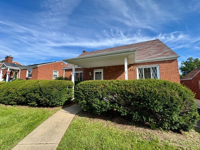 1076 Thornwood Dr