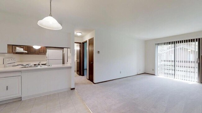 Photo - Lower 1 Bedroom 1 Bathroom Apartment Available Unit 68