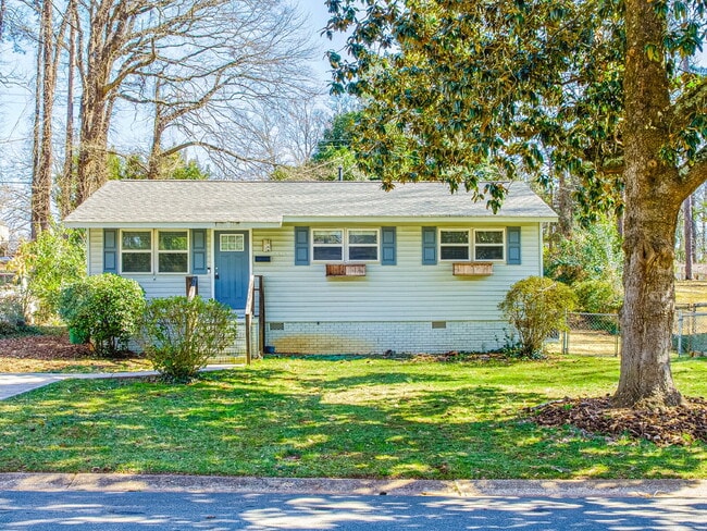 Building Photo - "Charming 2-Bedroom Retreat with Granite Elegance on Thornton Road!"