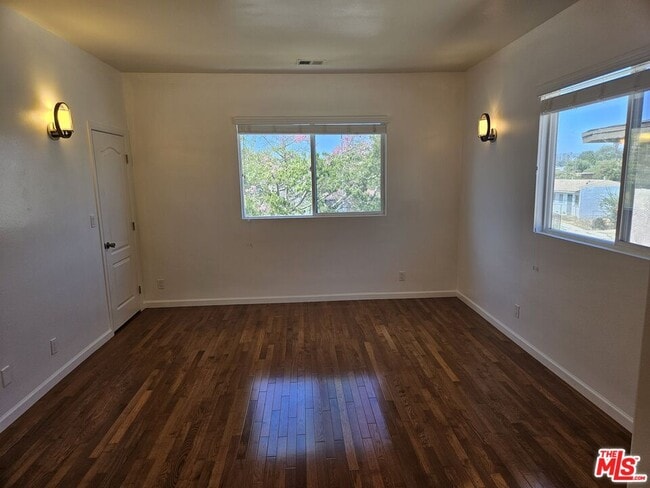 Photo - 1816 1/2 S La Brea Ave Unit 1816 1/2