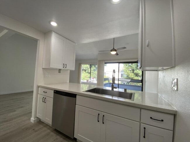 Photo - 181 N Richmont Dr