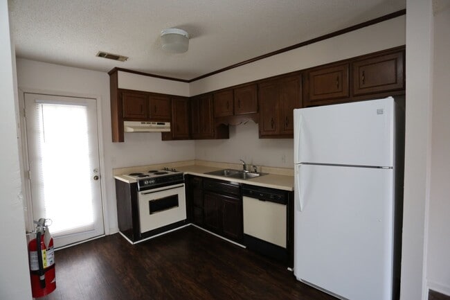 Photo - 140 Lanier Dr Unidad 109