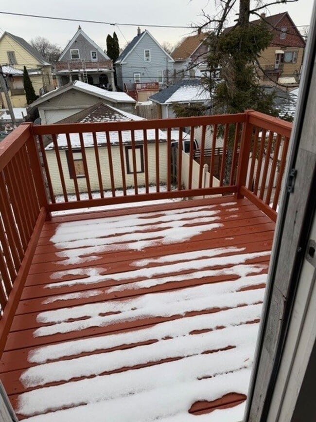 Photo - Newly Renovated 3-Bedroom Upper Duplex – Brand New Everything! Unidad Upper