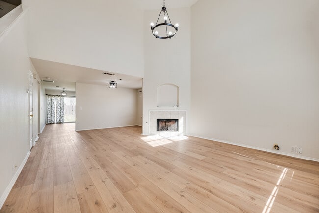 Photo - 4313 Hawk Ln