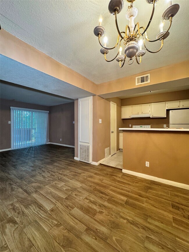 8201 Richmond Ave Unit 12