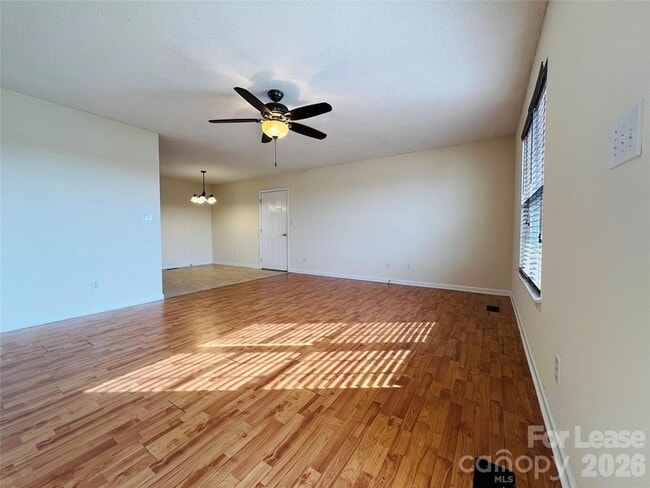 Photo - 2050 Rocketts Way