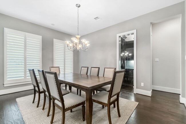 Photo - 139 Gildwood Pl