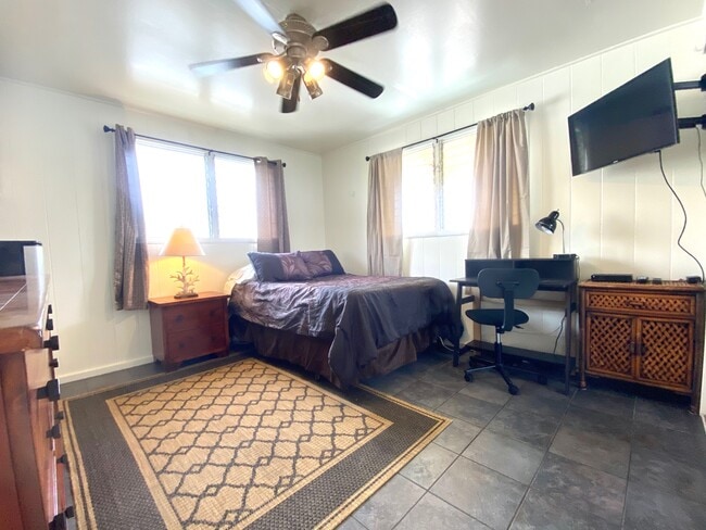 Building Photo - 1125A 2nd Ave Unit Tiare Studio Rental
