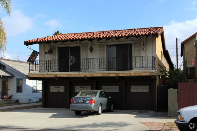 Building Photo - 908 Roswell Ave Rental