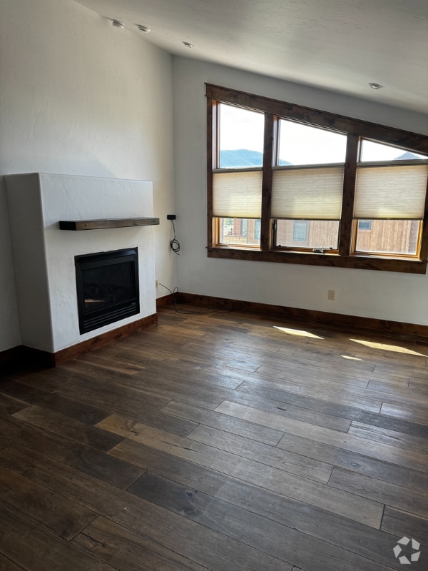 Building Photo - 80 Mule Deer Ct Unit Apt A