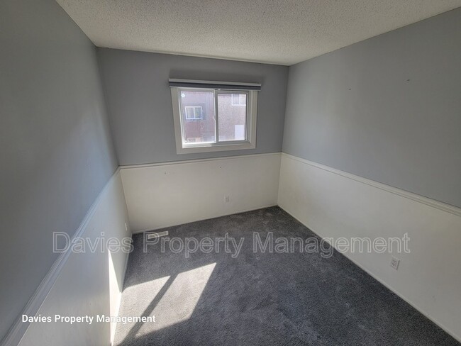 Photo - 128 Kaskitayo Ct NW