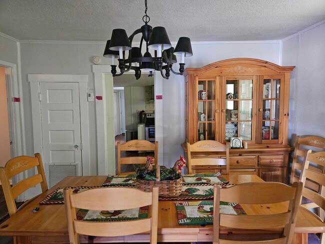 Photo - 205 E Ianthe St