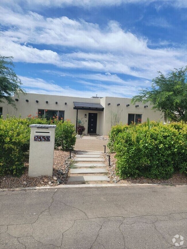 Building Photo - Charming Central Tucson Retreat with Updat... Rental