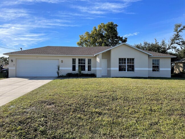 Photo - 5177 Andris St