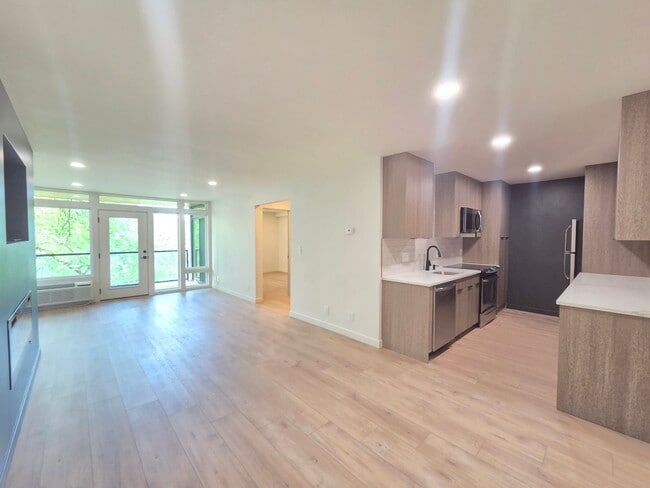 Photo - 358 S Coeur D'alene St