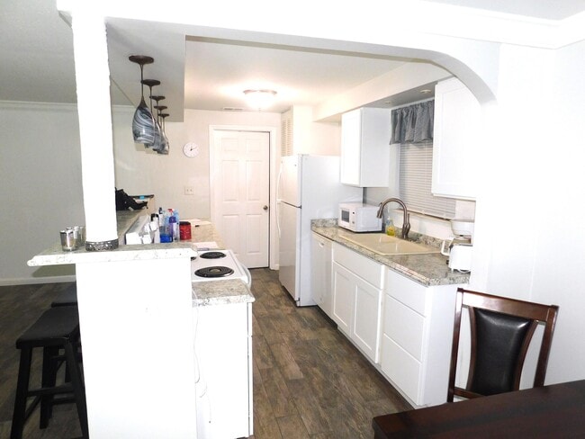 Photo - 1367 Elmbank Way