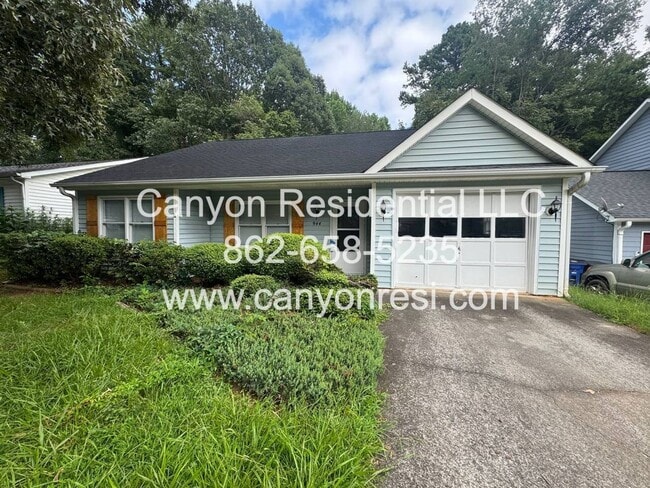 Building Photo - Stylish 3 Bed, 2 Bath Retreat: Modern Livi... Rental