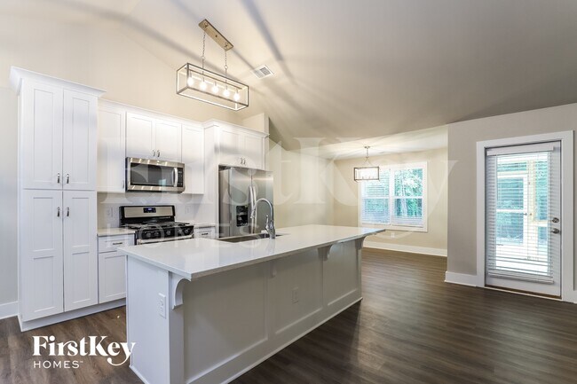 Photo - 7110 Lawson Dr