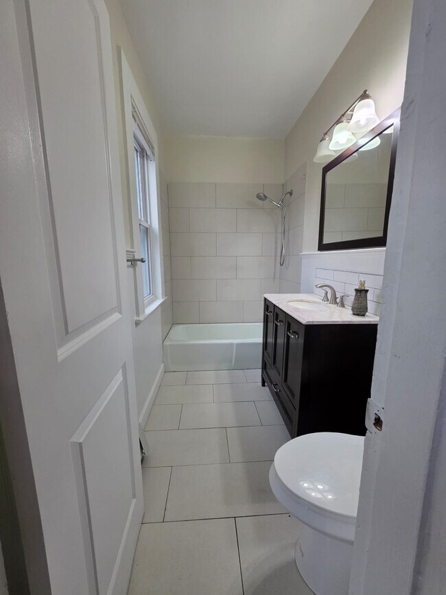 23-25-25 Whitmore St Unit 3rd Floor