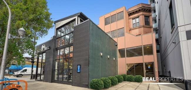 Photo - 558 W Wellington Ave Unit 2