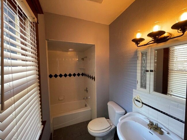Photo - 3 bed 1 bath, country character and historic charm, Large shop, upstairs bonus room ,lots of uniq...