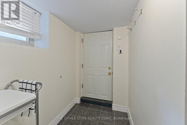 Photo - 32 Chamberlain Ave